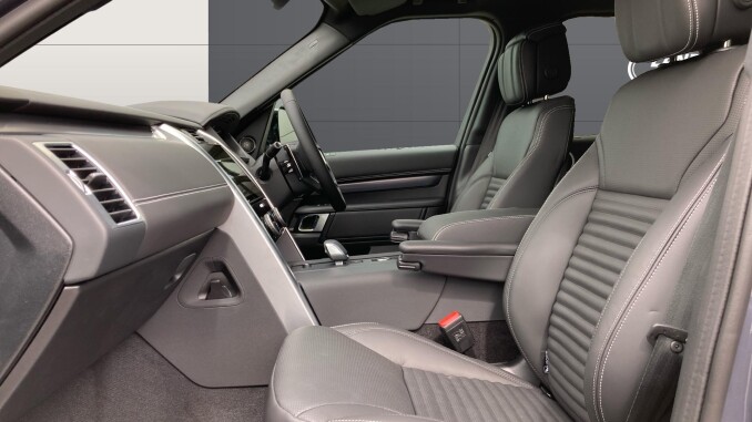 Land Rover Discovery 3.0 D350 Metropolitan Edition 5dr Auto Diesel Station Wagon - Image 3